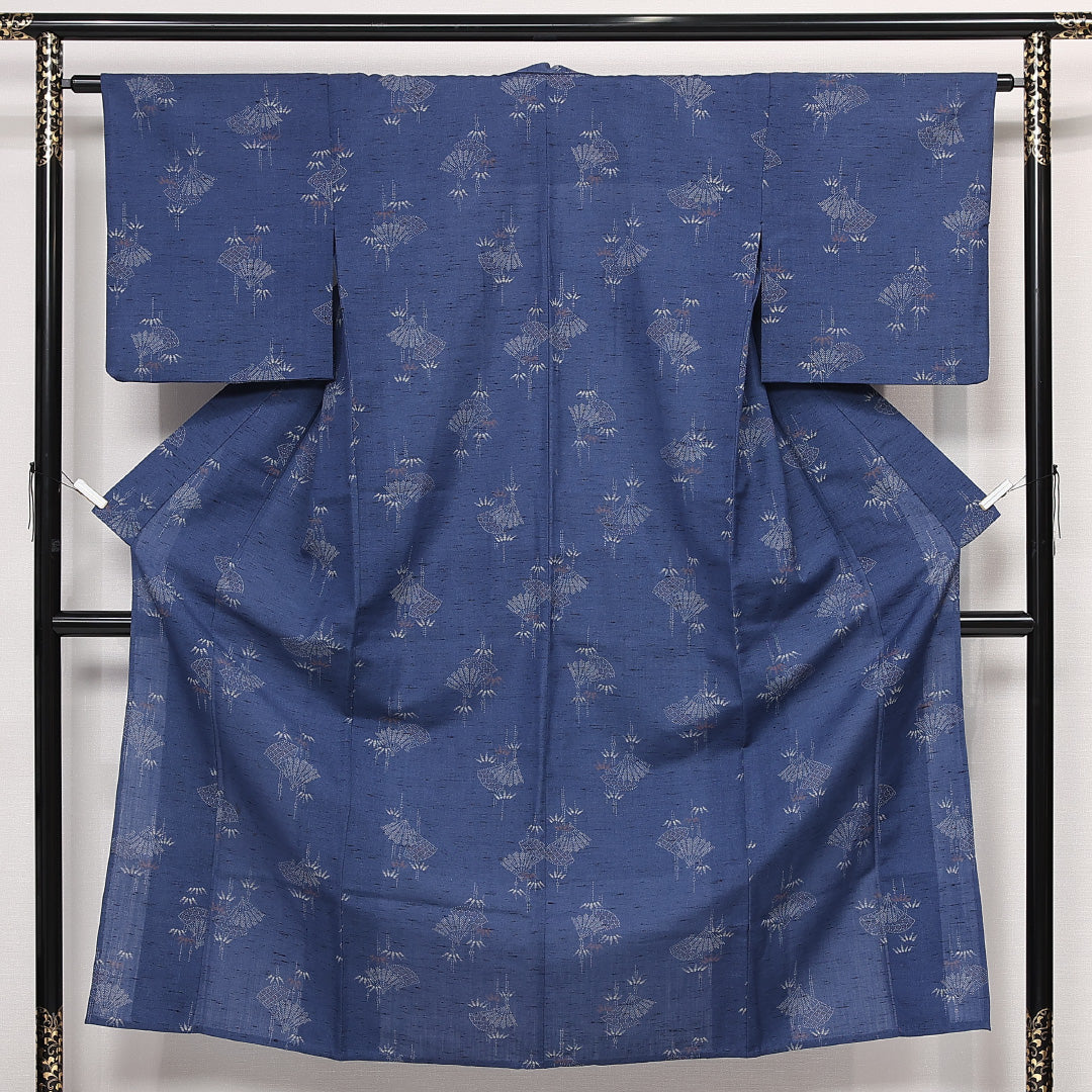 夏物 洗える着物 紬 夏物 身丈148cm 裄丈64cm ポリエステル Aランク カジュアル バチ衿 XSサイズ 居敷当て 扇 笹 青系 RP 1223-13295