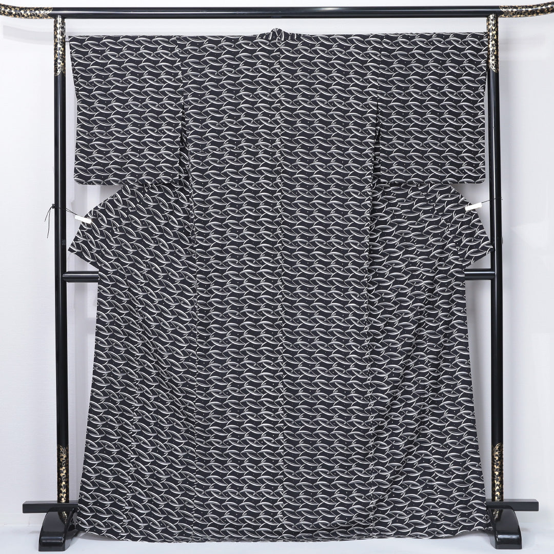 正絹 シックなブラック モダンな幾何学模様の小紋 袷 楽天市場】【新古