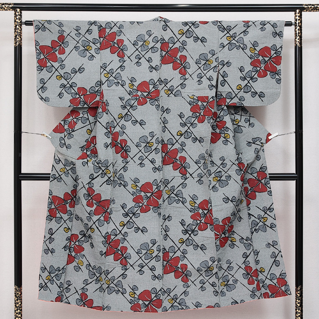 洗える着物 木綿の紬 袷 身丈146cm 裄丈62cm 木綿 Aランク カジュアル バチ衿 XSサイズ 花柄 グレー系 RP 1223-14538