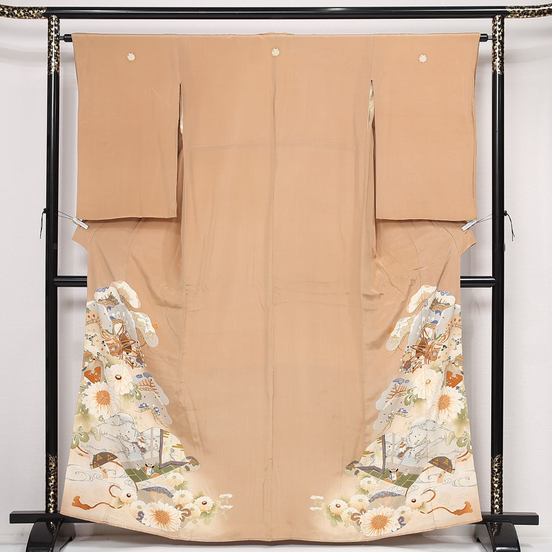 アンティーク 色留袖 五つ紋 揚羽蝶 身丈162cm 裄丈63cm Dランク 正絹 袷 バチ衿 L 菊 松 古典的 落ち着き ベージュ系 1211-F0590