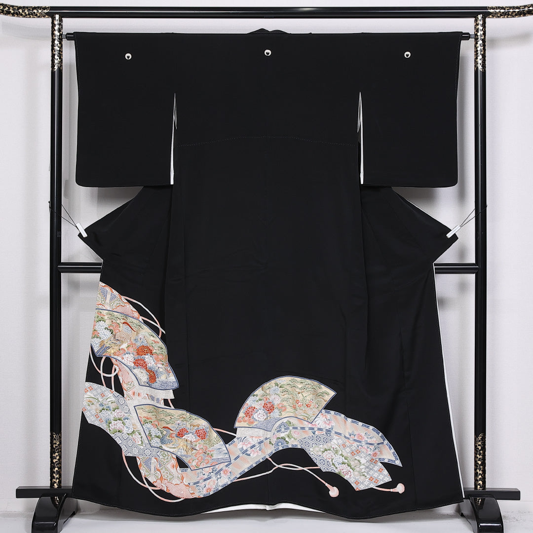 黒留袖 五つ紋 下り藤 身丈160cm 裄丈62cm Sランク 正絹 袷 比翼 広衿 L 刺繍 金駒刺繍 雉 扇 牡丹 フォーマル 黒系 1211-F0331