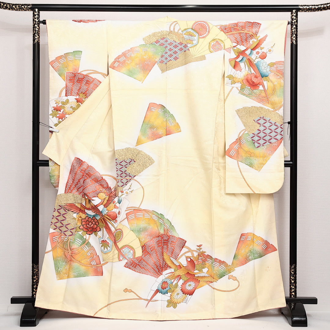 振袖 身丈164cm 裄丈65cm Cランク ポリエステル 洗える着物 袷 広衿 L 刺繍 吉祥文様 扇 牡丹 フォーマル 古典的 華やか クリーム系 1213-F0601