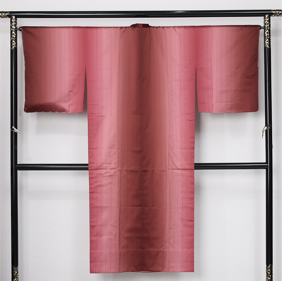 未使用品 道行コート 単衣 身丈136cm 裄丈69cm 正絹 Nランク セミフォーマル Lサイズ ぼかし染 ポケットあり しつけ糸 縞 ピンク系 RP 1237-12534