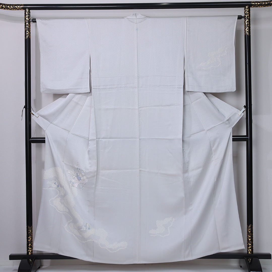 訪問着 身丈159cm 裄丈63cm Bランク M 正絹 単衣 広衿 一つ紋 梅鉢 蘇州刺繍 扇 菊 牡丹 部分絞り フォーマル グレー系 1212-12236