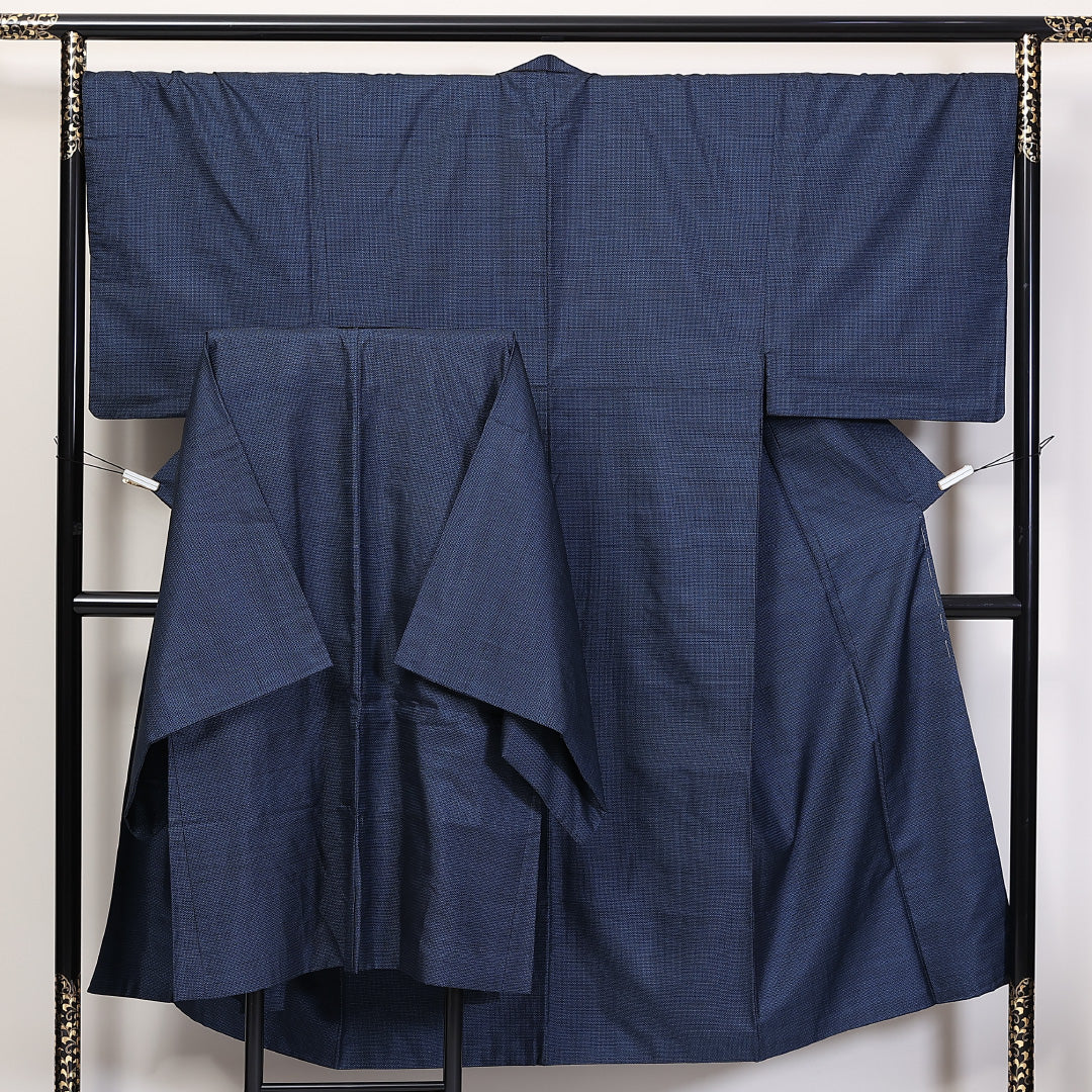 アンサンブル 男着物 (本場大島紬) 袷 身丈147cm 裄丈70cm 正絹 Aランク インフォーマル 棒衿 Lサイズ 証紙 亀甲 紺系 M4 1224-06234
