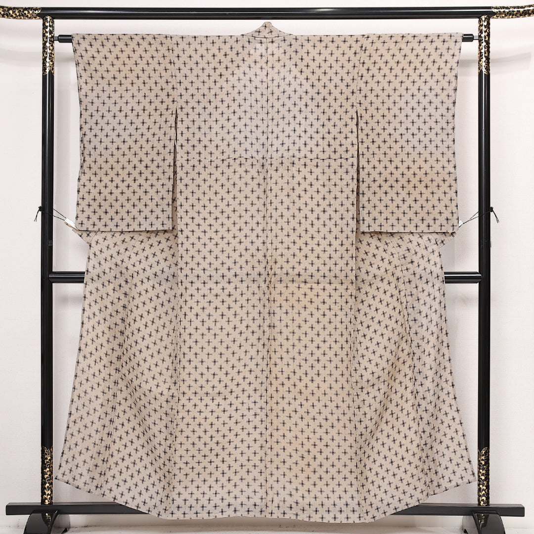 アンティーク 紬 夏物 洗える着物 上布 身丈157cm 裄丈64cm Cランク 麻 バチ衿 Mサイズ 十字絣 素朴 落ち着き クリーム系 1216-13365