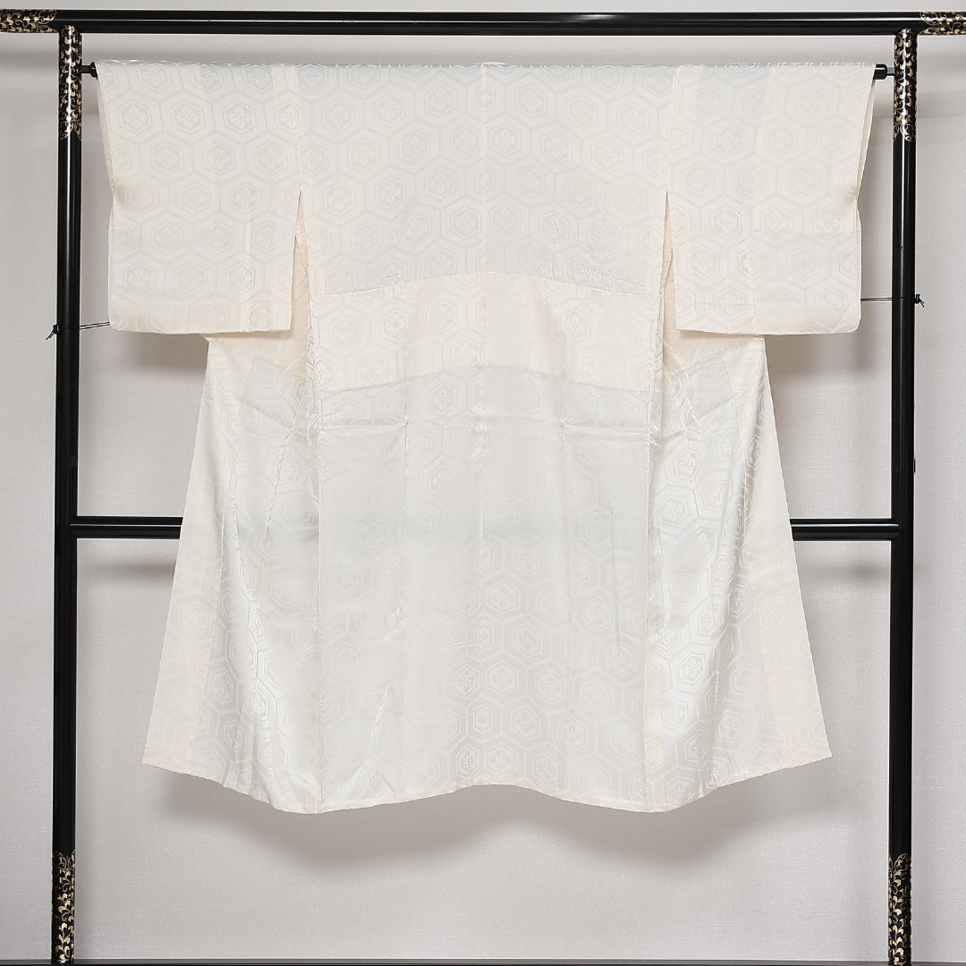 長襦袢 無双袖 身丈127cm 裄丈64cm 正絹 Aランク Mサイズ 亀甲 古典的 気品 白系 M4 1239-13439