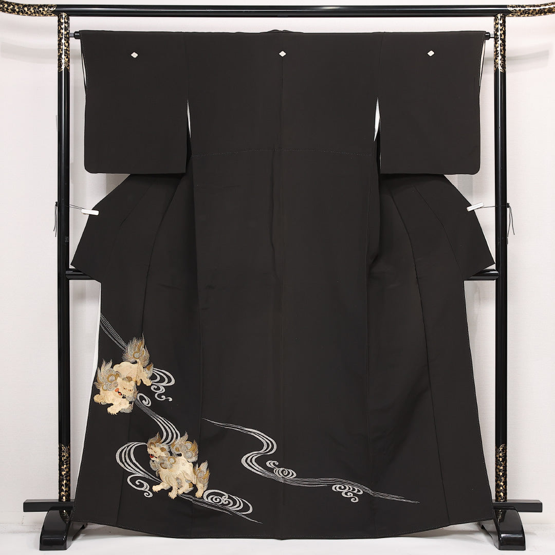 黒留袖 五つ紋 花菱 身丈164cm 裄丈64cm Aランク ポリエステル 洗える着物 袷 比翼 広衿 L 刺繍 唐獅子 フォーマル 独創的 重厚感 黒系 1211-F0579