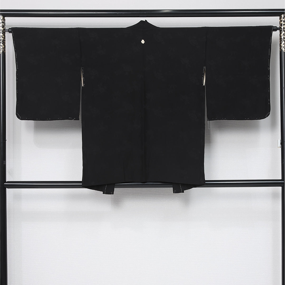 黒羽織 袷 身丈80cm 裄丈64cm 正絹 Sランク 一つ紋 (片喰) 紋意匠 (牡丹) セミフォーマル Mサイズ 黒系 RP 1233-12096