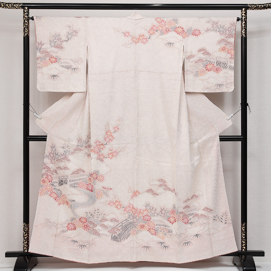 未使用品 訪問着 袷 総絞り 身丈159cm 裄丈62cm Sランク 正絹 広衿 Mサイズ セミフォーマル しつけ糸 吉祥文様 華やか 重厚感 白系 ピンク系 1212-14249