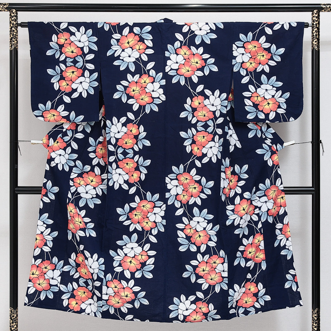 浴衣 夏物 洗える着物 身丈142cm 裄丈60cm Aランク 木綿 バチ衿 XSサイズ カジュアル 花柄 可憐 鮮やか 紺系 1218-14275