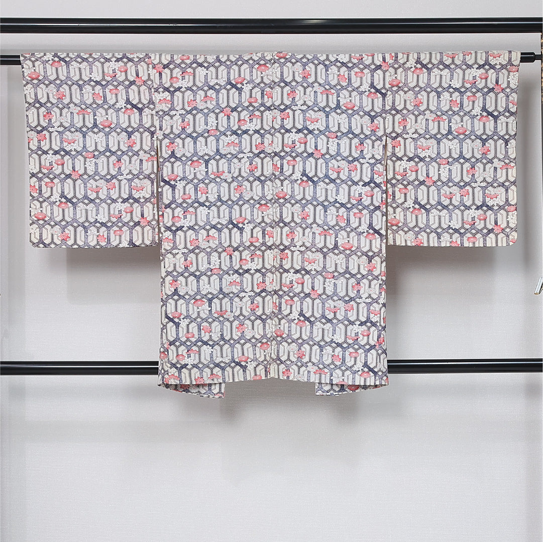 羽織 身丈84cm 裄丈61cm Cランク S 正絹 袷 亀甲 菊 紅葉 松 カジュアル 白系 1217-12108