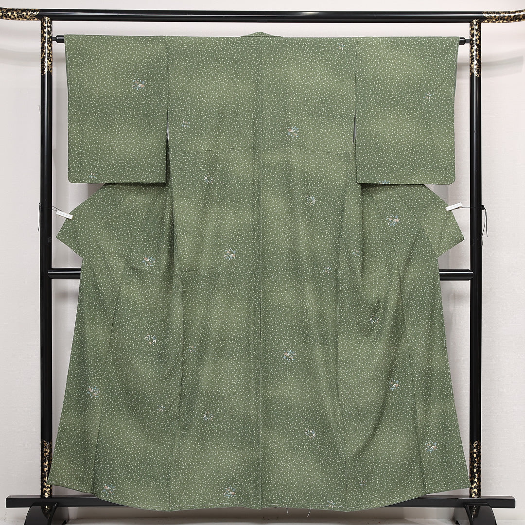 未使用品 洗える着物 小紋 袷 身丈157cm 裄丈64cm ポリエステル Nランク インフォーマル 広衿 Mサイズ しつけ糸 桜 緑系 RP 1221-13317