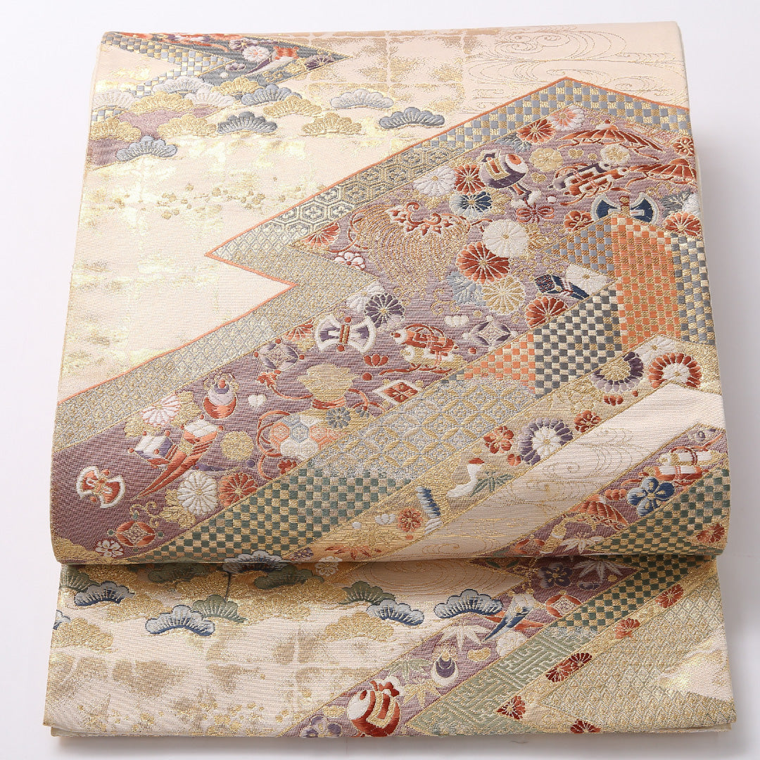 本金箔 松皮取華宝紋 袋帯 帯丈420cm 六通 フォーマル Sランク 正絹 金箔 宝尽くし 松皮菱 九百錦 古典的 気品 金系 1223-01687
