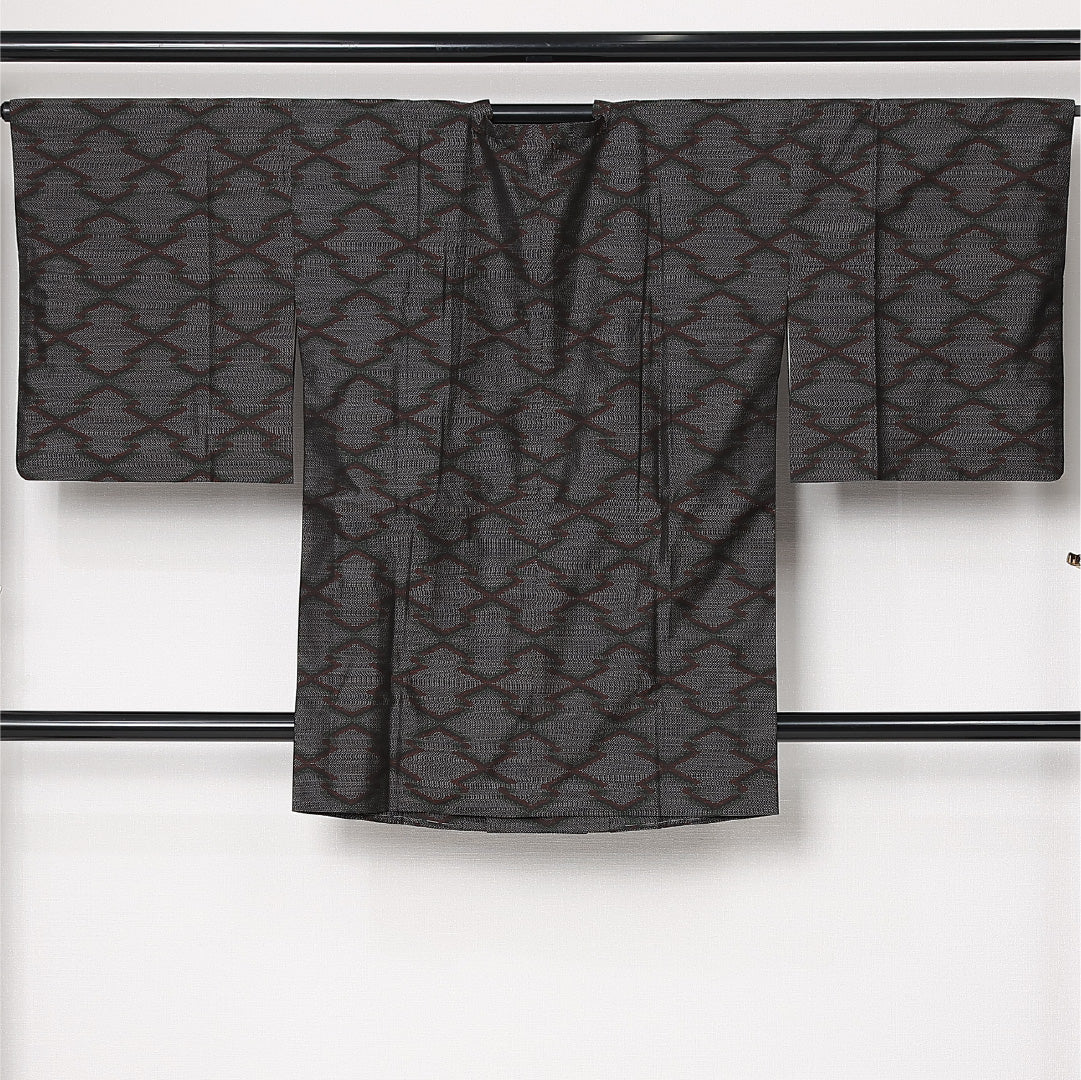 道行コート (大島紬) 袷 身丈90cm 裄丈67cm 正絹 Aランク セミフォーマル Mサイズ ポケットあり 松皮菱 グレー系 RP 1237-12709