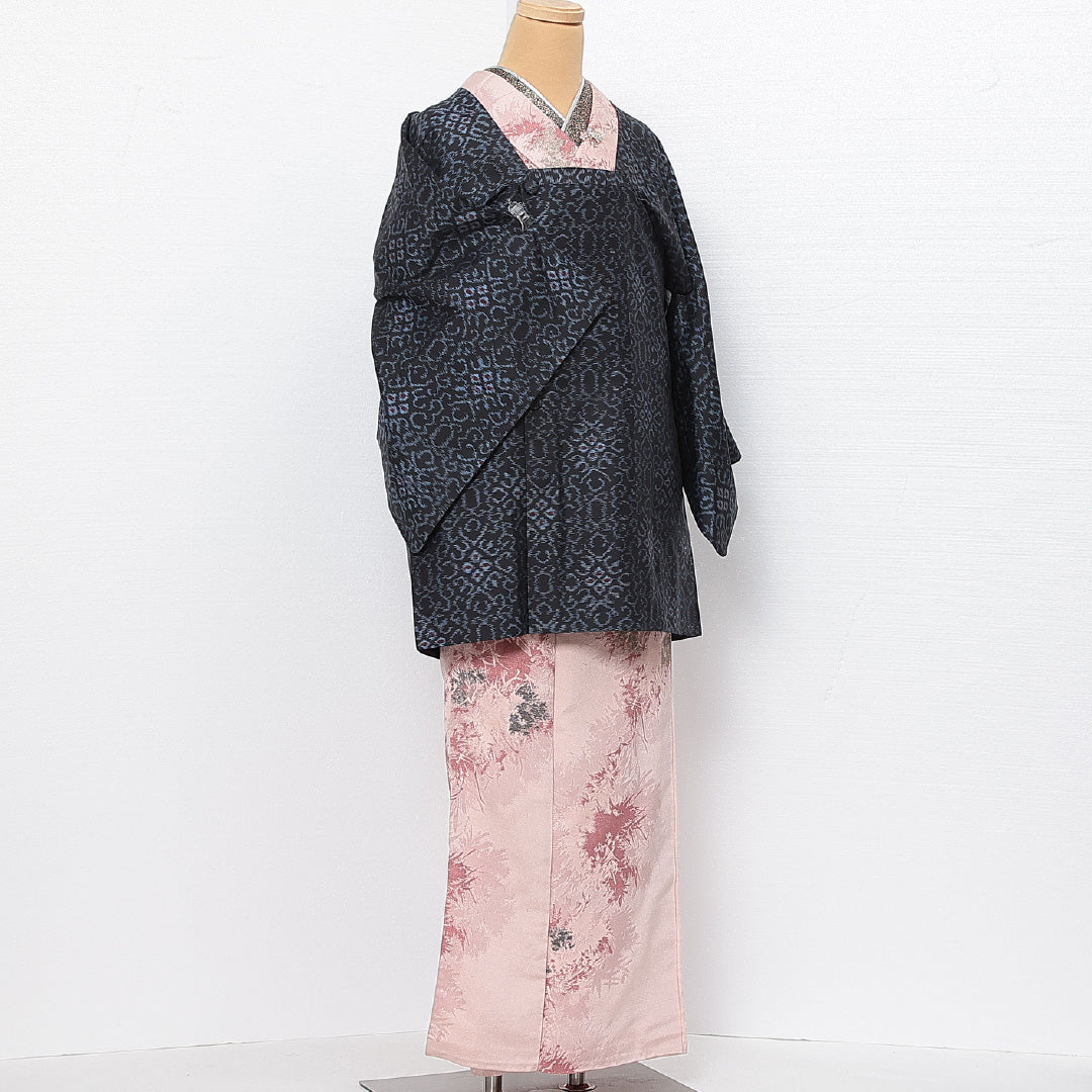 道行コート 袷 身丈82cm 裄丈63cm 正絹 Aランク セミフォーマル Sサイズ ポケットあり 植物柄 上品 遊び心 黒系 HP 1237-13808