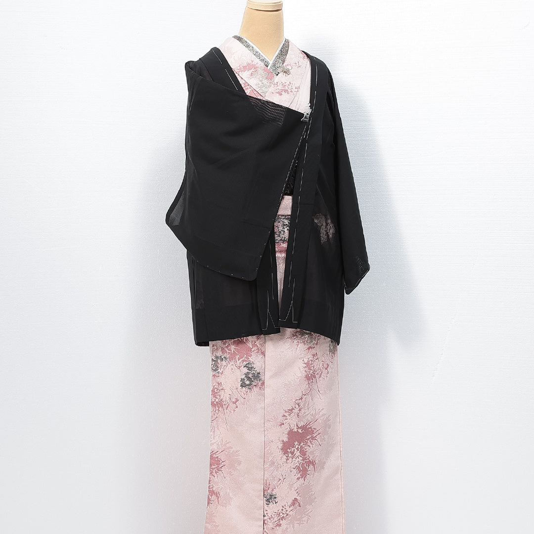 新古品 黒羽織 夏物 絽 身丈78cm 裄丈62cm 正絹 Nランク Sサイズ 一つ紋（三つ割桔梗） セミフォーマル 絵羽羽織 もじり織 菖蒲 しつけ糸 黒系 1217-14686