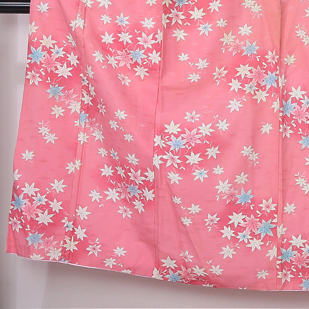 小紋 身丈149cm 裄丈65cm Cランク XS 正絹 袷 広衿 ぼかし 紅葉 楓 笹 カジュアル ピンク系 1215-12383