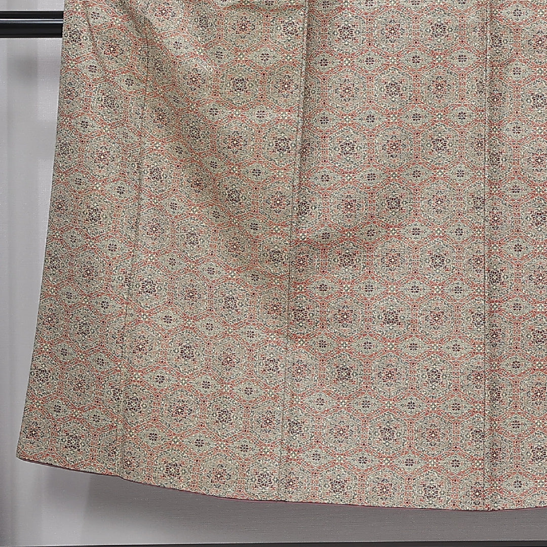 紬 身丈149cm 裄丈61.5cm Aランク XS 正絹 胴抜き バチ衿 オリエンタル 刺繍 蜀江 カジュアル ベージュ系 1216-12002