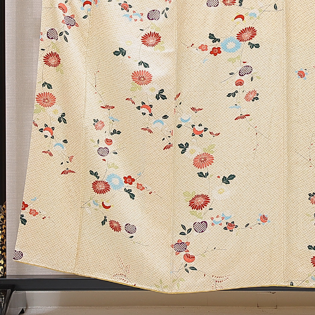 小紋 袷 身丈156cm 裄丈62cm 正絹 Aランク インフォーマル 広衿 Mサイズ 菊 クリーム系 HP 1221-15626
