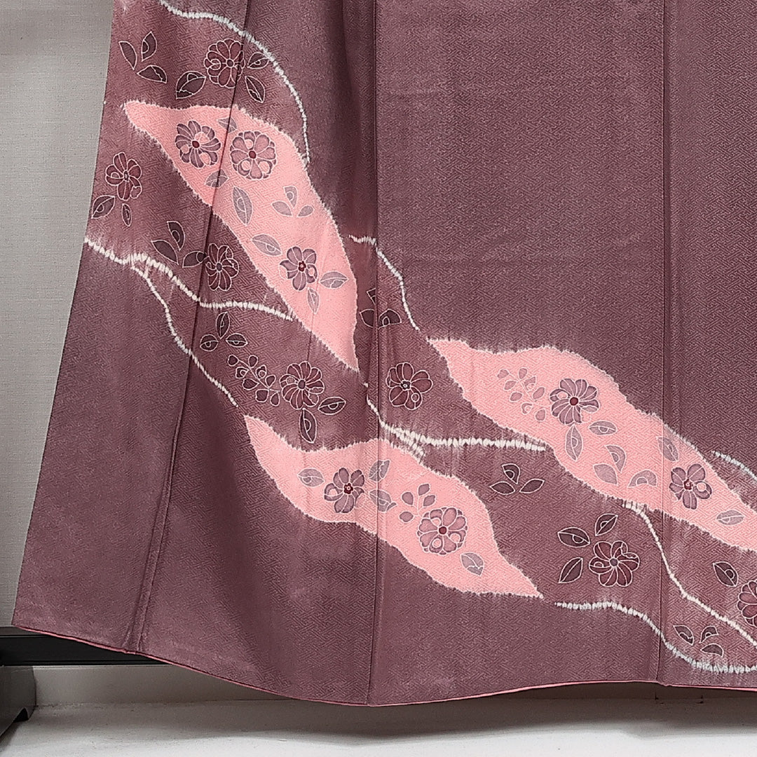 訪問着 袷 絞り 身丈157cm 裄丈63cm Sランク 正絹 辻が花調 広衿 Mサイズ セミフォーマル 地紋あり 紋意匠（紗綾形） 花柄 可憐 落ち着き 紫系 1212-14010