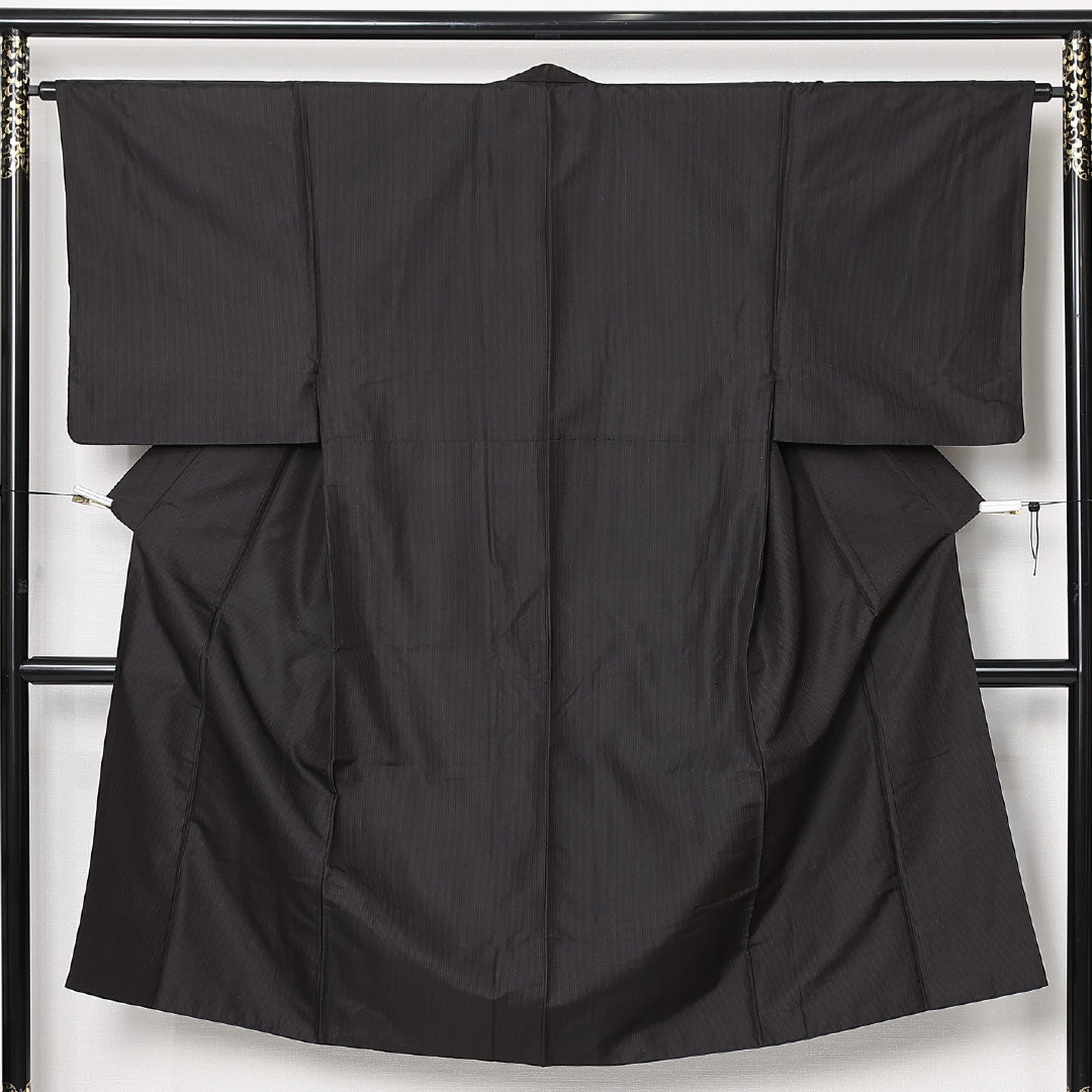 男着物 袷 身丈134cm 裄丈64cm 正絹 Sランク カジュアル 棒衿 XSサイズ 縞 黒系 RP 1224-13031