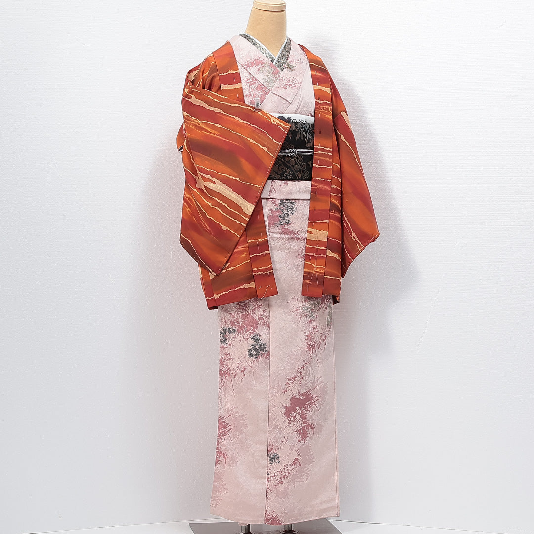 未使用品 羽織 袷 身丈77cm 裄丈64cm 正絹 Nランク カジュアル Mサイズ ぼかし染 しつけ糸 抽象柄 朱系 RP 1232-14716