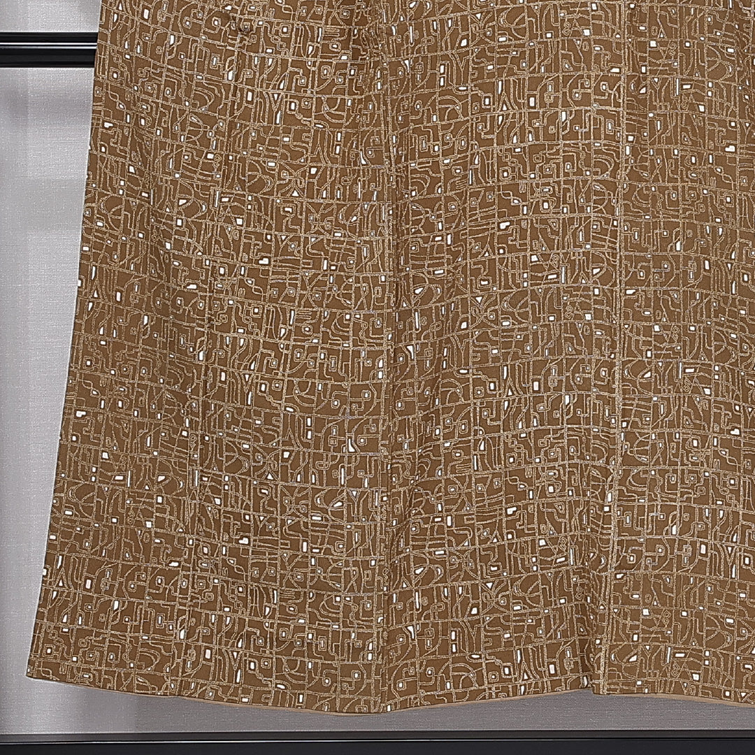 小紋 (ちりめん) 袷 身丈149cm 裄丈59cm 正絹 Aランク インフォーマル 広衿 XSサイズ 幾何学柄 ちりめん 茶系 RP 1221-11257