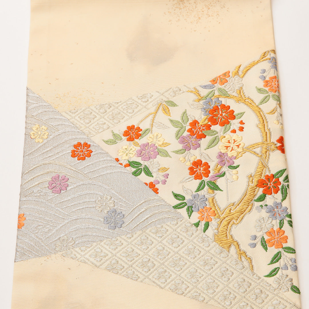 九寸名古屋帯 帯丈357cm セミフォーマル 名古屋仕立て ポイント柄 Sランク 正絹 花柄 クリーム系 1224-02007