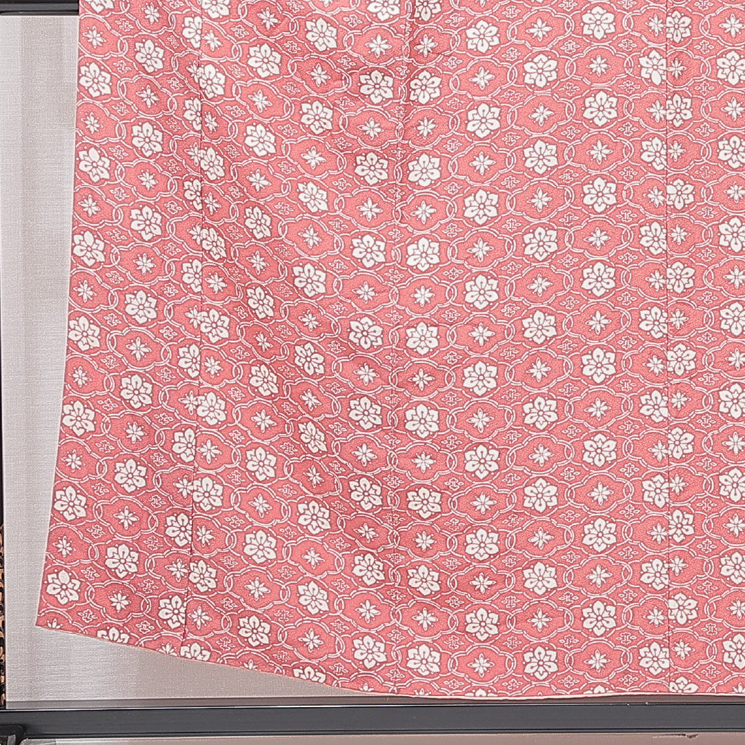 小紋 袷 身丈158cm 裄丈62cm 正絹 Cランク インフォーマル 広衿 Mサイズ 木瓜 花菱 古典的 可愛らしい 赤系 HP 1221-15241