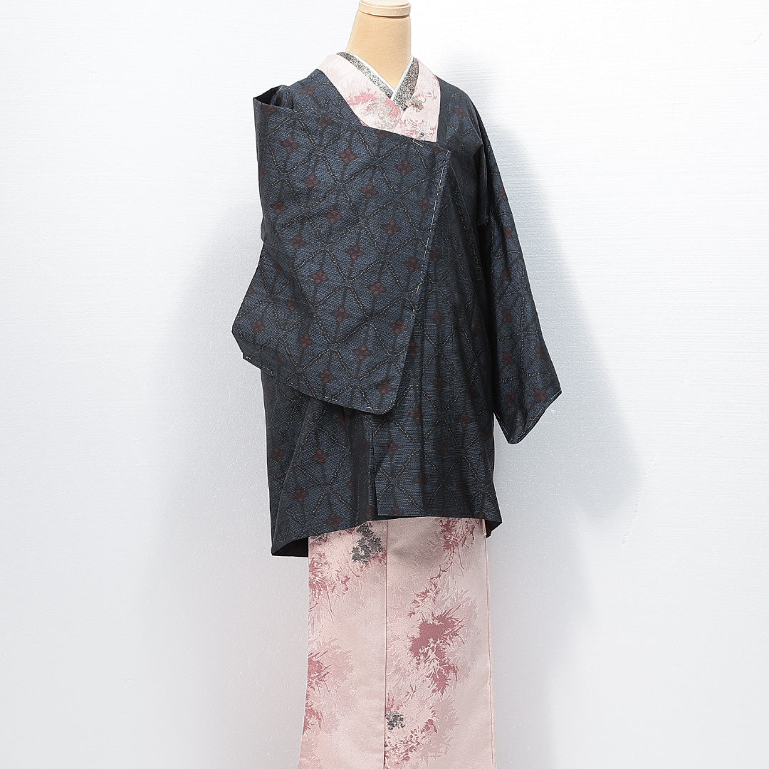 道行コート (村山大島紬) 袷 身丈88cm 裄丈65cm 正絹 Sランク セミフォーマル Mサイズ 緯総絣 ポケットあり 花菱 網目 紺系 RP 1237-14682