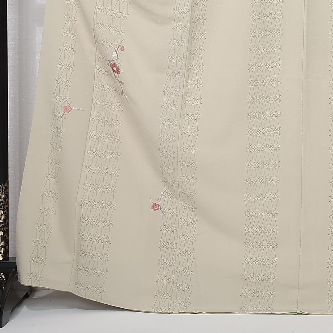 付下げ 身丈168cm 裄丈65cm Aランク XL ポリエステル 洗える着物 袷 広衿 一つ紋 梅鉢 刺繍 梅 椿 セミフォーマル クリーム系 1261-12395