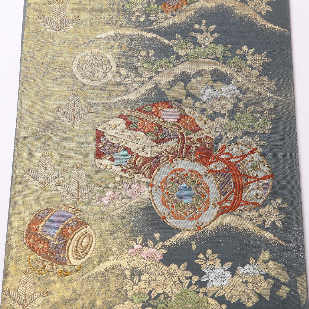 袋帯 帯丈428cm 六通 フォーマル Sランク 正絹 楽器 古典的 重厚感 緑系 1223-01494