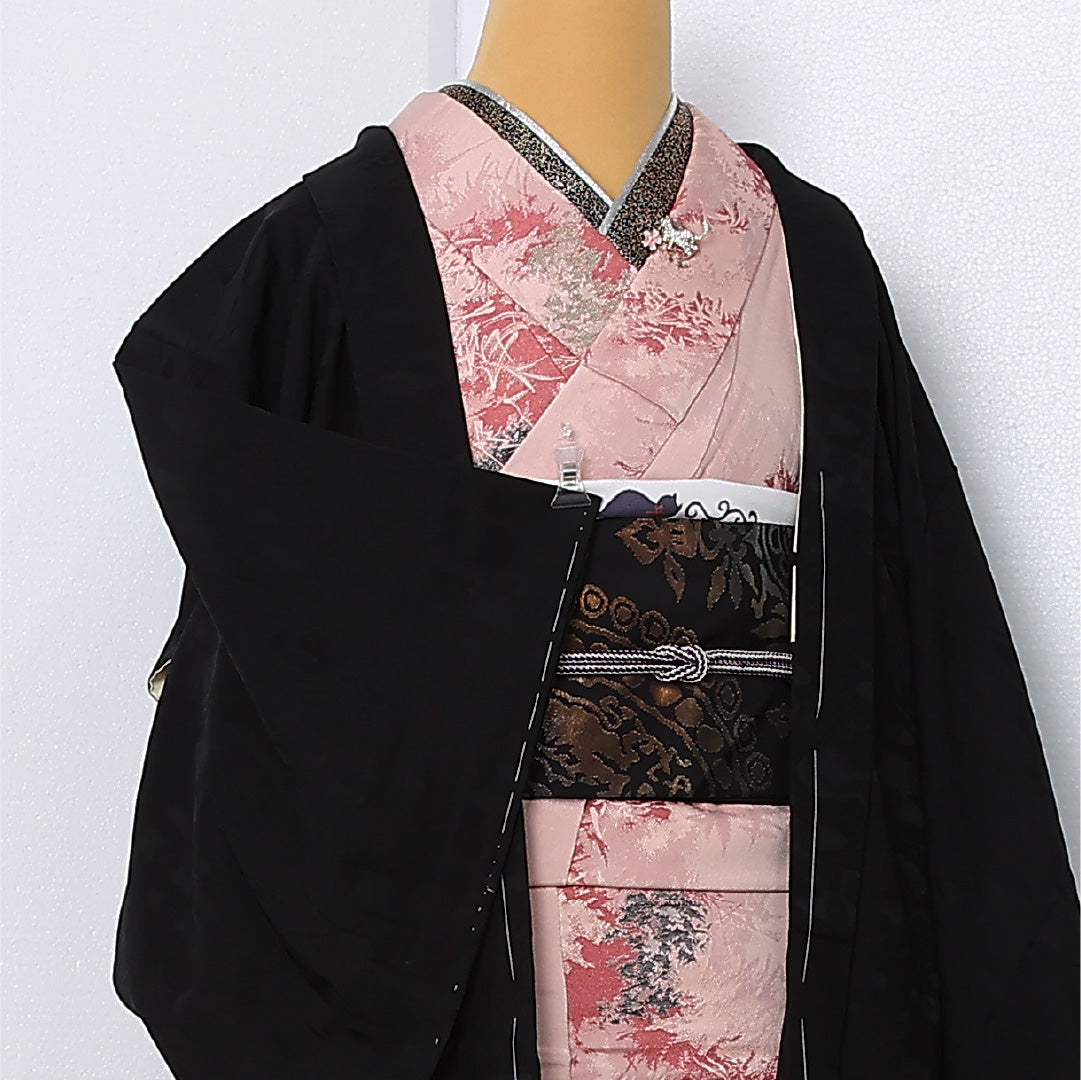 黒羽織 袷 身丈78cm 裄丈63cm 正絹 Aランク 一つ紋 (向かい蝶) セミフォーマル Sサイズ 吉祥文様 黒系 RP 1233-12925