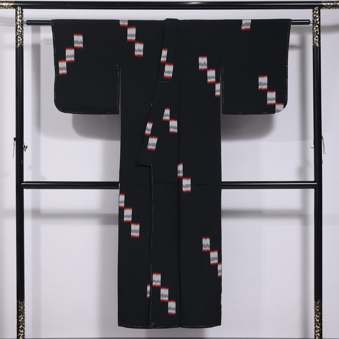小紋 袷 身丈145cm 裄丈62cm 正絹 Sランク インフォーマル バチ衿 XSサイズ 創作柄 黒系 RP 1221-11740