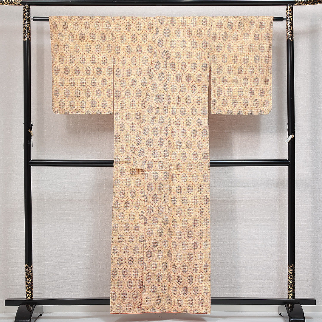 紬 袷 身丈157cm 裄丈64cm 正絹 Sランク カジュアル バチ衿 Mサイズ 亀甲 黄系 RP 1223-14797