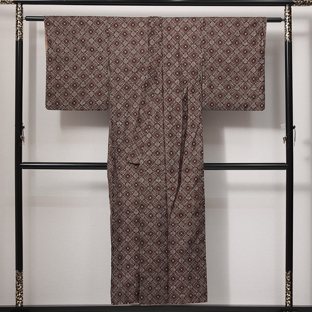 紬 袷 身丈148cm 裄丈61cm 正絹 Aランク XSサイズ バチ衿 カジュアル 龍郷柄 茶系 1216-14835