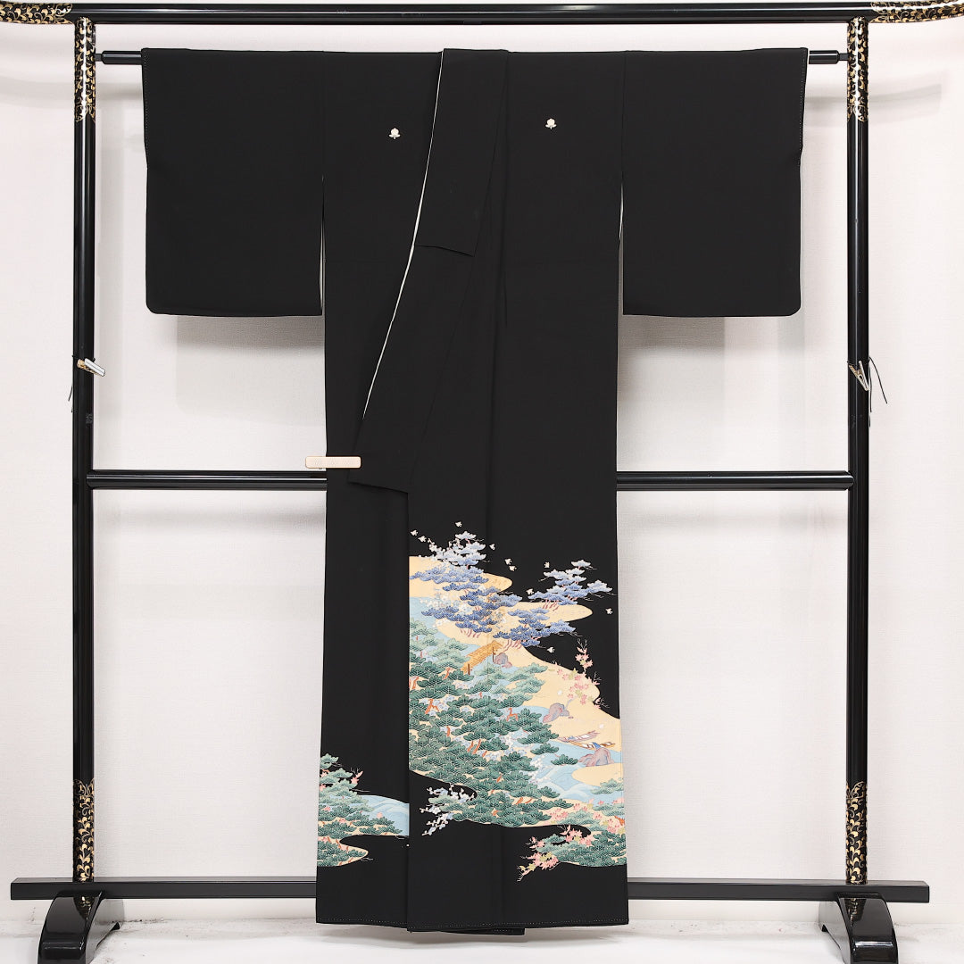 黒留袖 五つ紋 橘 身丈158cm 裄丈62.5cm Aランク 正絹 袷 比翼 広衿 M 落款 松 フォーマル 幻想的 重厚感 黒系 1211-F0584