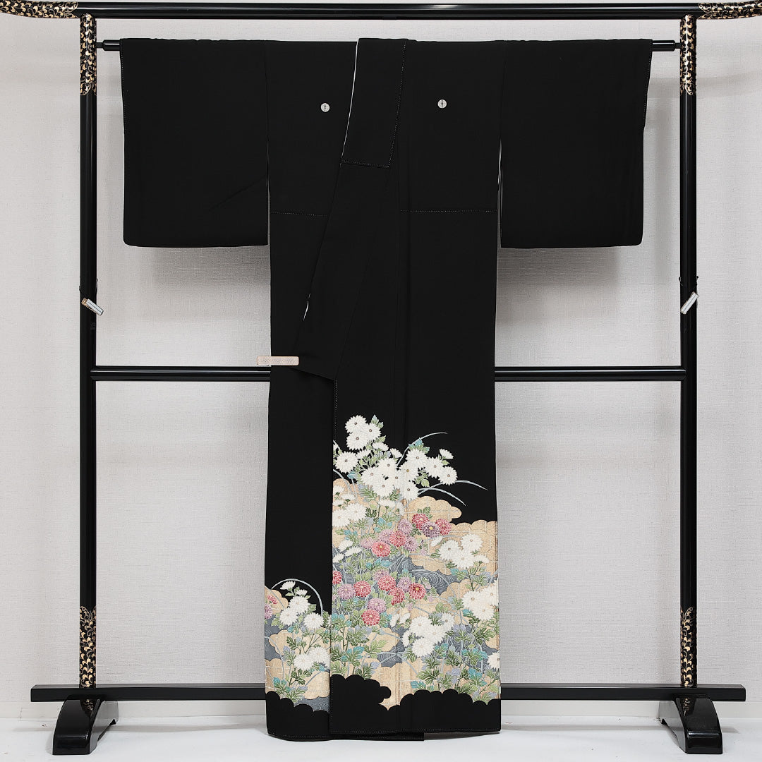 黒留袖 五つ紋 向い蝶 身丈158cm 裄丈64cm Sランク 正絹 袷 広衿 M 加賀友禅 雲取り 花柄 フォーマル 上品 華やか 黒系 1211-F0621