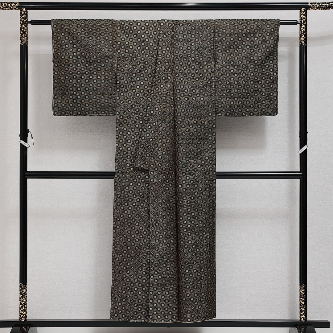 紬 袷 身丈150cm 裄丈62cm 正絹 Sランク カジュアル バチ衿 Sサイズ 平織 創作柄 経緯絣 グレー系 RP 1223-14282