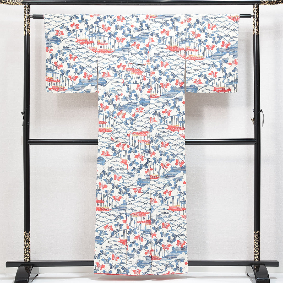 新古品 小紋 袷 身丈156cm 裄丈63cm 正絹 Nランク Mサイズ 広衿 インフォーマル 蝶 抽象柄 しつけ糸 クリーム系 1215-14853