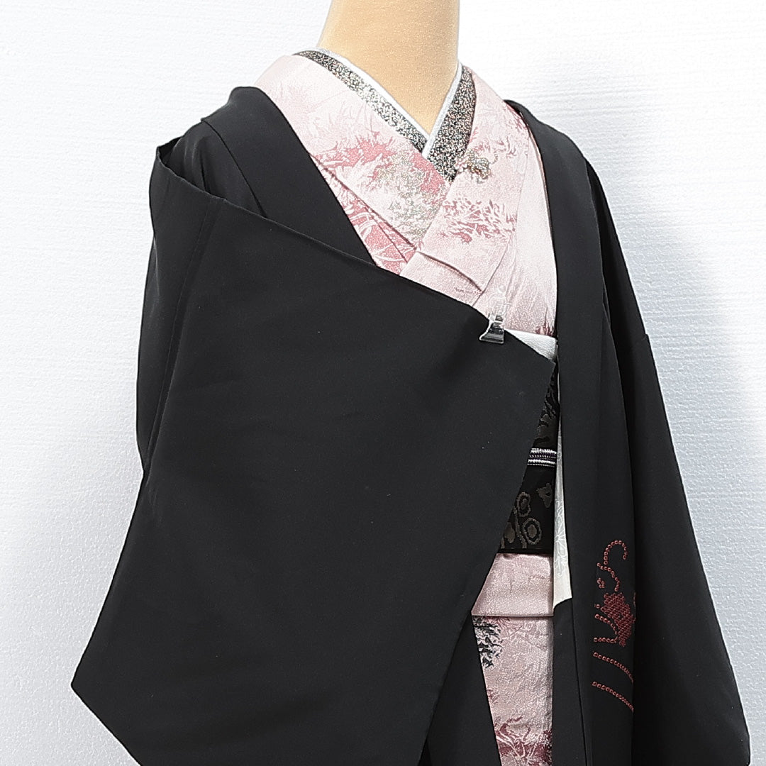 黒羽織 袷 身丈79cm 裄丈63cm 正絹 Sランク 一つ紋 (五三桐) セミフォーマル Sサイズ 絵羽羽織 唐草 エ霞 菊 黒系 RP 1233-14684