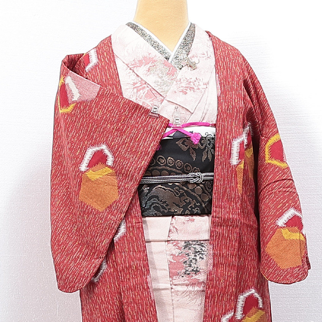 アンティーク 羽織（銘仙） 袷 身丈96cm 裄丈59cm 正絹 Aランク Sサイズ 紐あり 創作柄 赤系 1217-14753