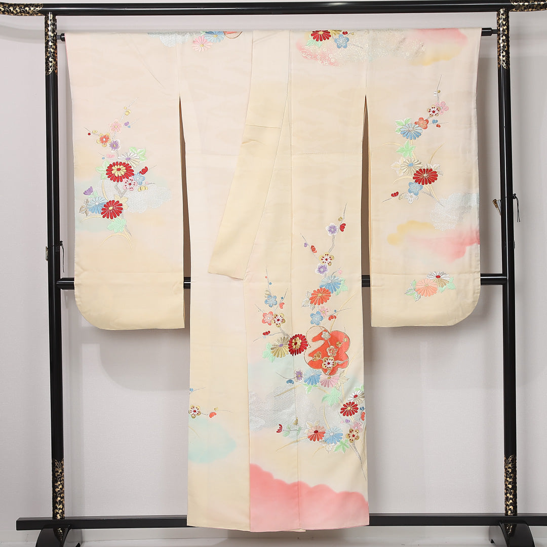 振袖 身丈154cm 裄丈67.5cm Aランク 袷 正絹 M 広衿 刺繍 金駒刺繍 菊 梅 花柄 クリーム系 1213-F0443