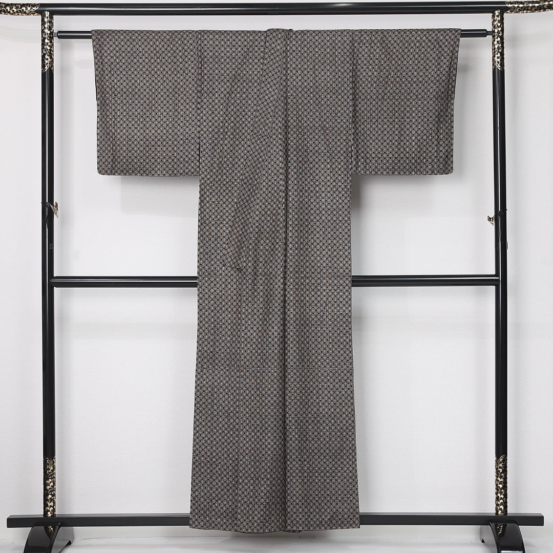 アンティーク 洗える着物 木綿の久留米絣の着物 袷 身丈154cm 裄丈63cm 木綿 Bランク バチ衿 Sサイズ 井桁絣 茶系 M4 1223-12488