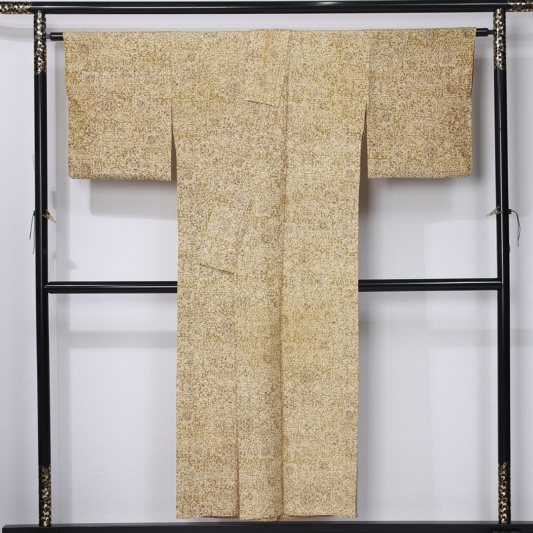 小紋 身丈146cm 裄丈64cm Aランク XS 正絹 単衣 広衿 オリエンタル 宝相華 カジュアル 黄系 1215-12315