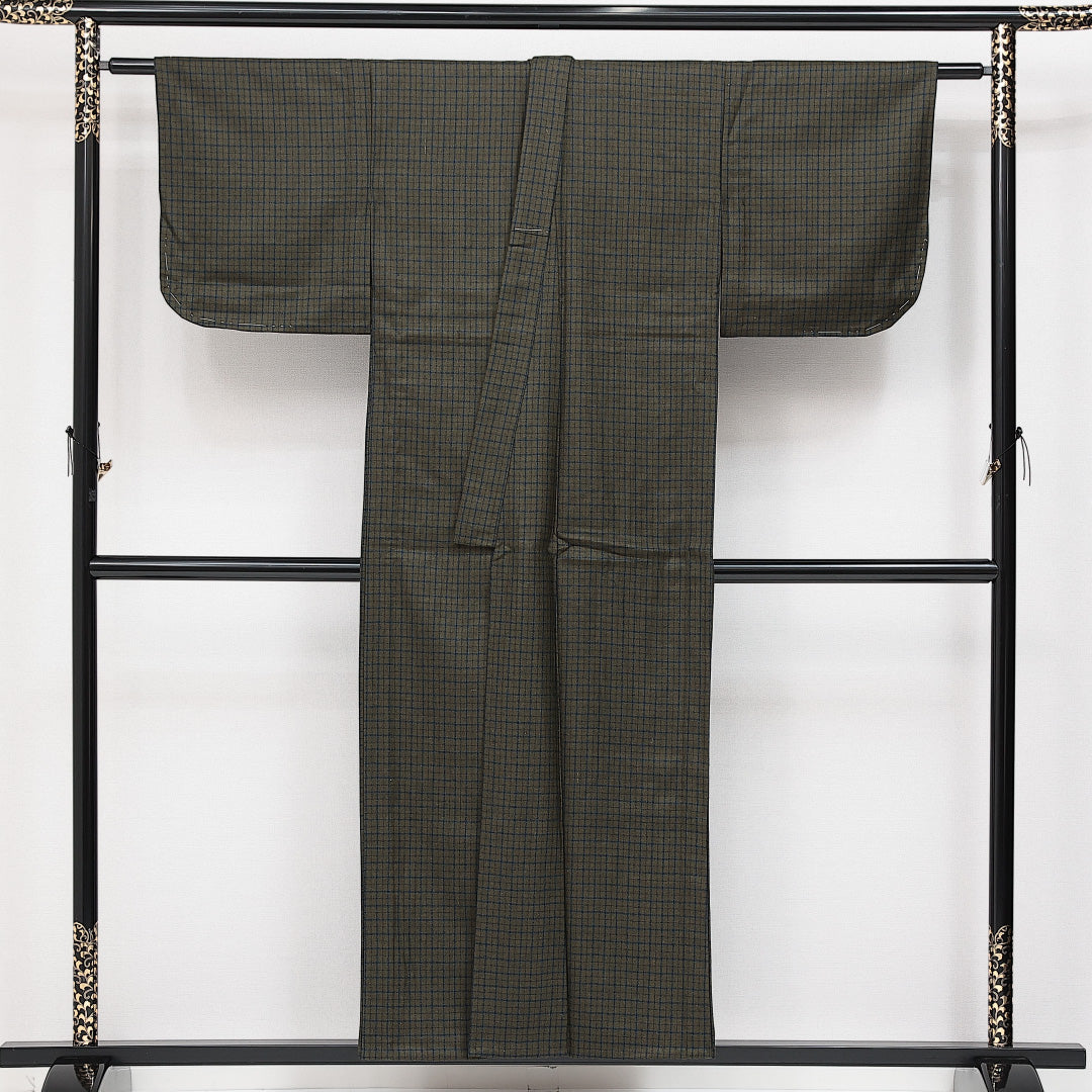 洗える着物 ウールの紬 単衣 身丈151cm 裄丈63cm ウール Aランク カジュアル 広衿 Sサイズ 居敷当て 肩当て 格子 緑系 HP 1223-14568