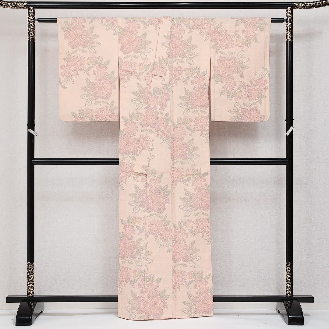 未使用品 紬 単衣 身丈161cm 裄丈62cm 正絹 Sランク カジュアル バチ衿 Lサイズ 織り出し しつけ糸 花柄 ピンク系 RP 1223-14317