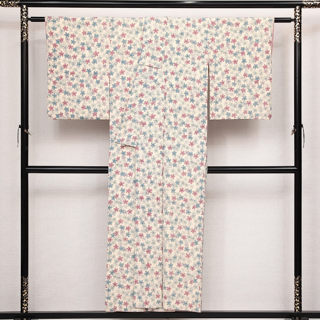 小紋 袷 身丈149cm 裄丈62cm 正絹 Aランク インフォーマル 広衿 XSサイズ 桜 クリーム系 RP 1221-14086