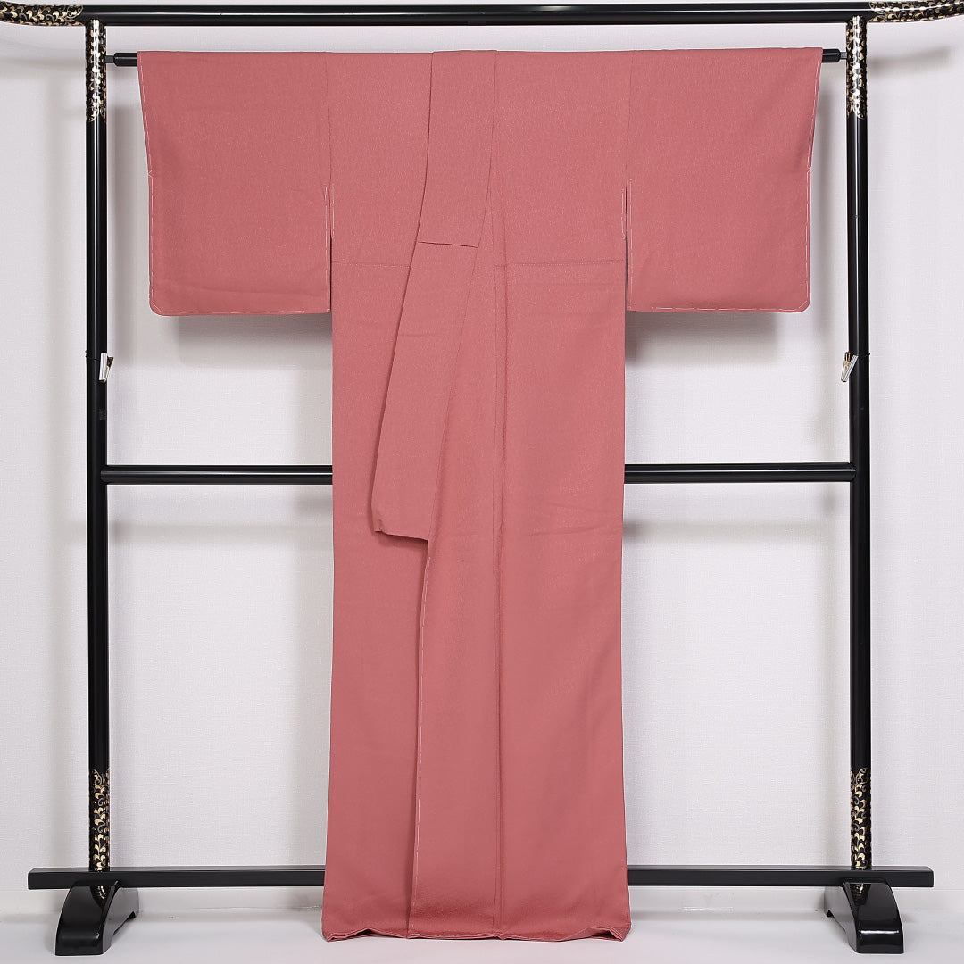 未使用品 色無地 身丈167cm 裄丈67cm Sランク 袷 一つ紋 正絹 広衿 三つ柏 作家物 地紋あり 落款 しつけ糸 1214-10051